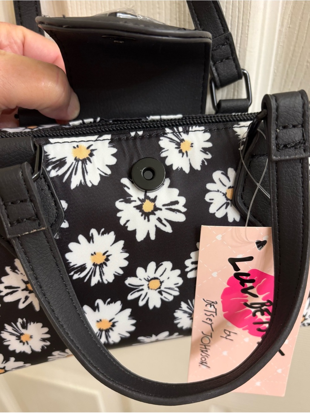 Luv Betsey daisy print mini crossbody - NWT - Picture 5 of 7